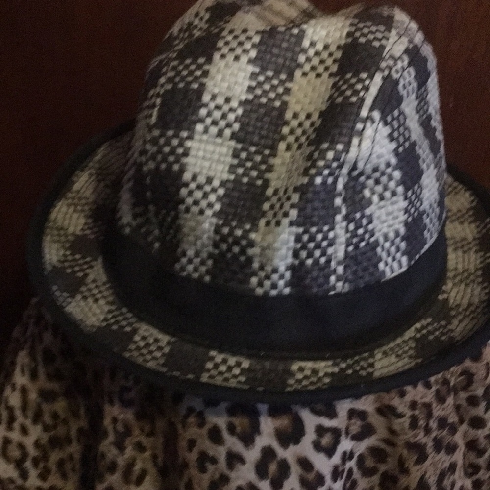 Hat - Picture 4 of 4